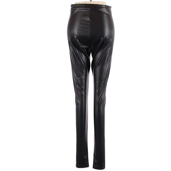 Free Press Size Medium - Picture 2 of 2